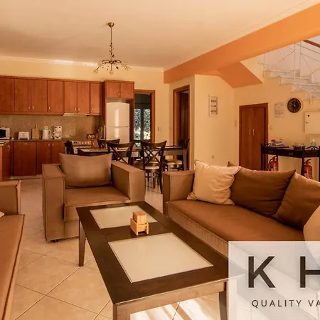 Asterea In Ratzakli Village, 5 Minutes From Kaminia & Mounda Beach! Villa Ratzaklíon