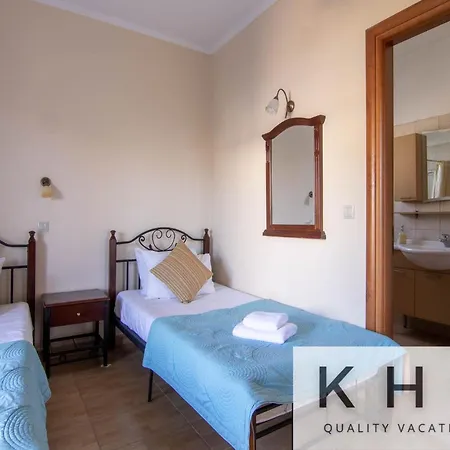 Вилла Asterea In Ratzakli Village, 5 Minutes From Kaminia & Mounda Beach! Ratzaklion